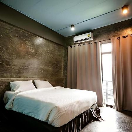 Pornsiri Hotel Sisaket Esterno foto