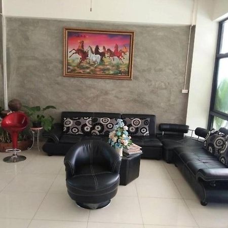 Pornsiri Hotel Sisaket Esterno foto
