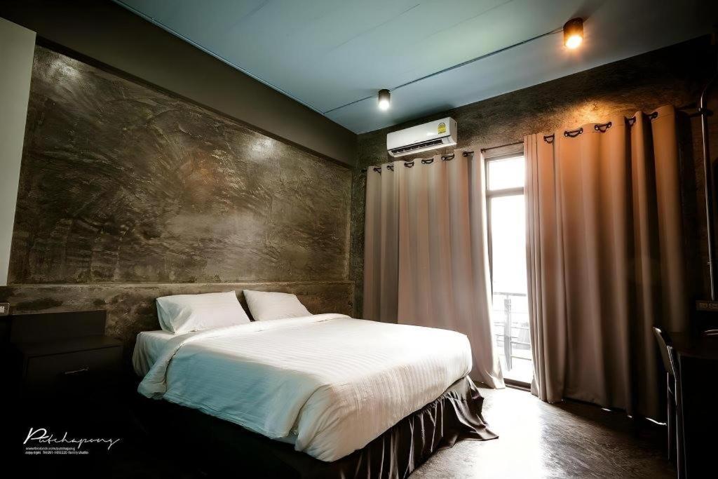 Pornsiri Hotel Sisaket Esterno foto