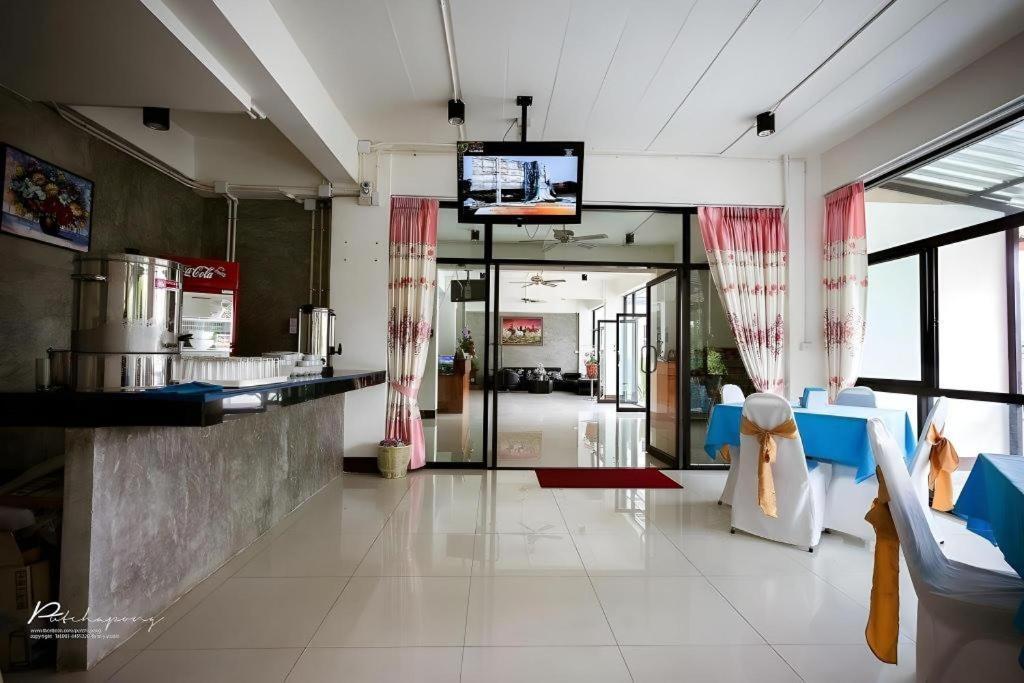 Pornsiri Hotel Sisaket Esterno foto
