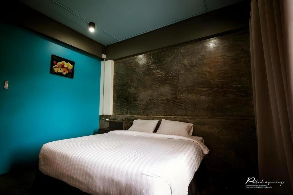 Pornsiri Hotel Sisaket Esterno foto