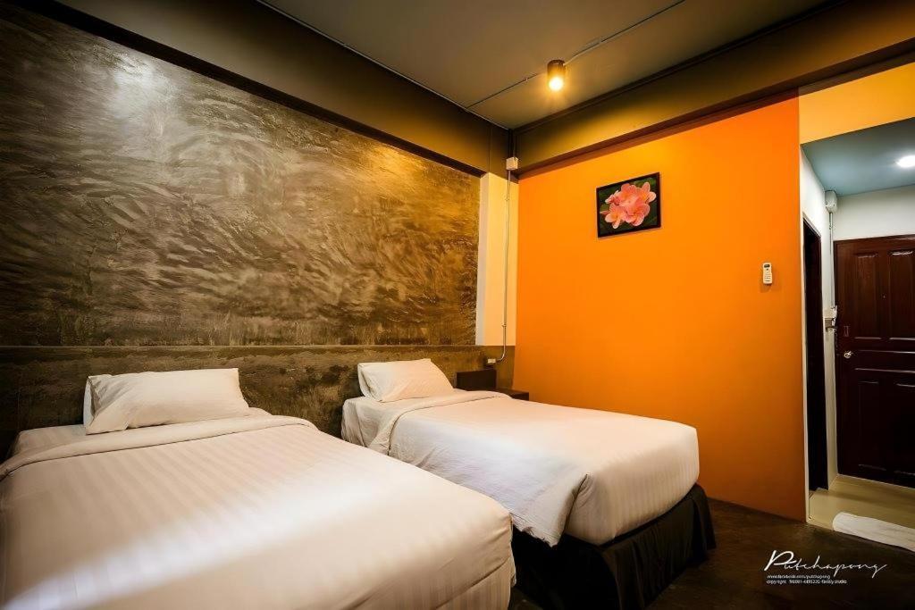 Pornsiri Hotel Sisaket Esterno foto