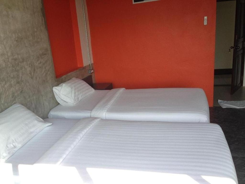 Pornsiri Hotel Sisaket Esterno foto