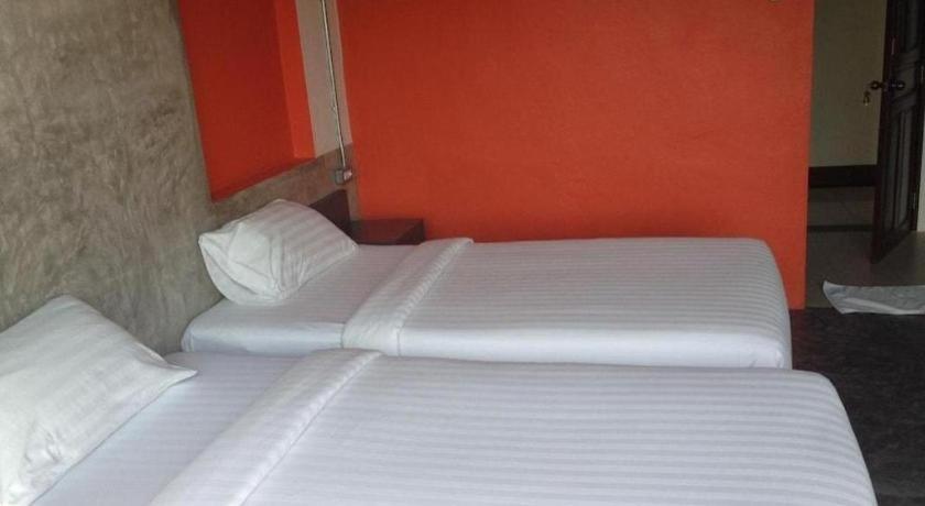 Pornsiri Hotel Sisaket Esterno foto