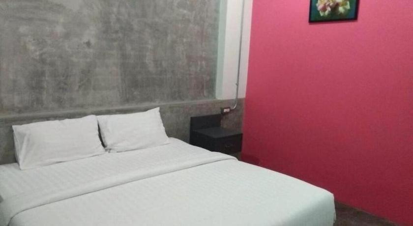 Pornsiri Hotel Sisaket Esterno foto