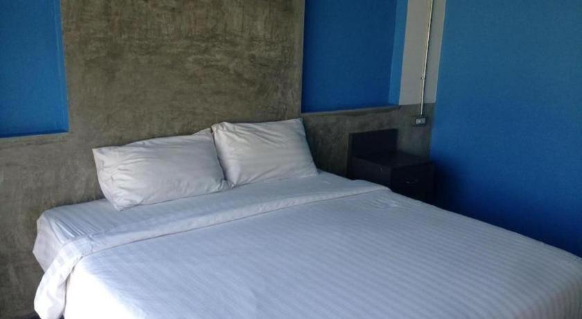 Pornsiri Hotel Sisaket Esterno foto