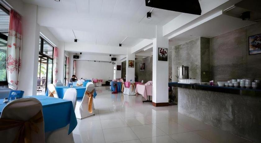 Pornsiri Hotel Sisaket Esterno foto
