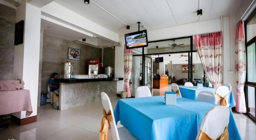 Pornsiri Hotel Sisaket Esterno foto