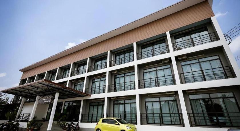 Pornsiri Hotel Sisaket Esterno foto