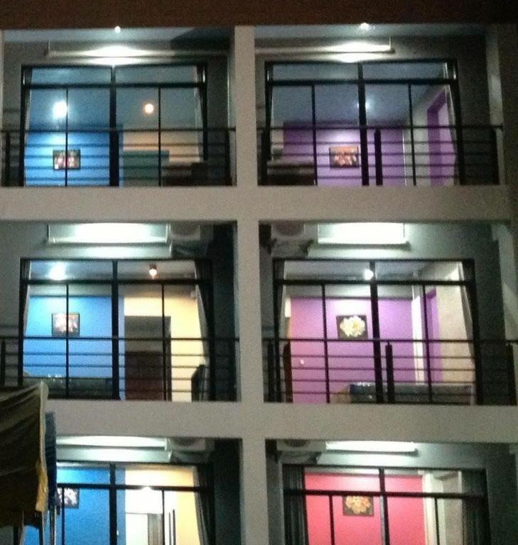 Pornsiri Hotel Sisaket Esterno foto
